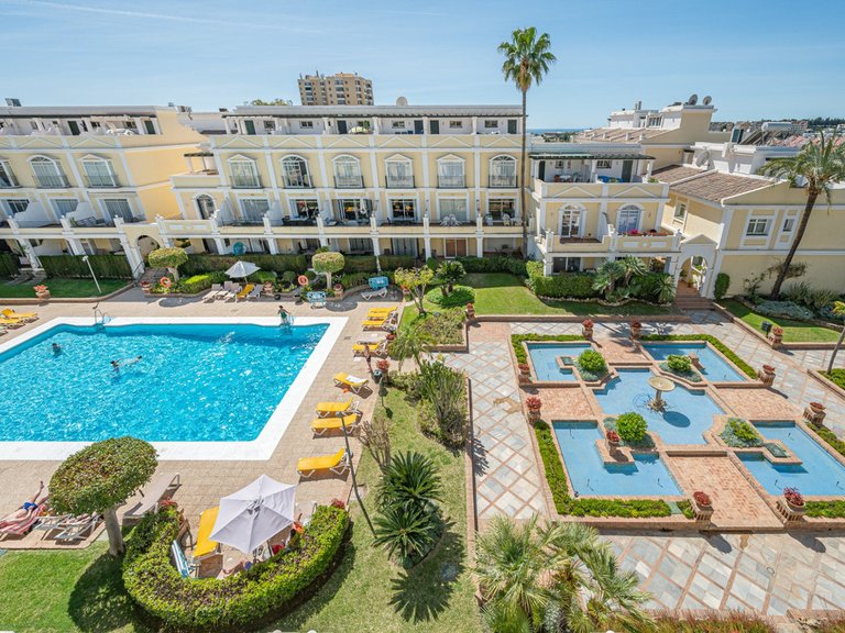 Apartment for Sale in Nueva Andalucía, Malaga 25