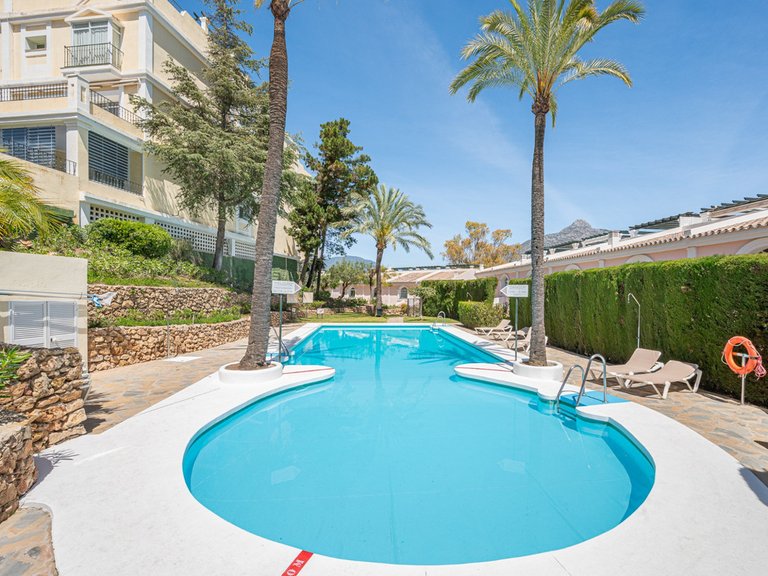 Apartment for Sale in Nueva Andalucía, Malaga 26