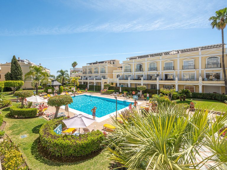Apartment for Sale in Nueva Andalucía, Malaga 28