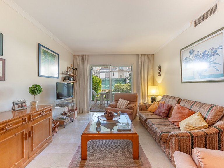 Apartment for Sale in Nueva Andalucía, Malaga 4
