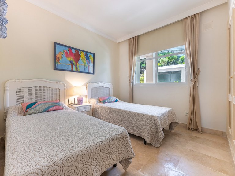 Apartment for Sale in Nueva Andalucía, Malaga 6