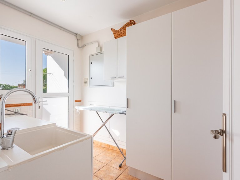 Villa for Sale in Sierrezuela, Malaga 14