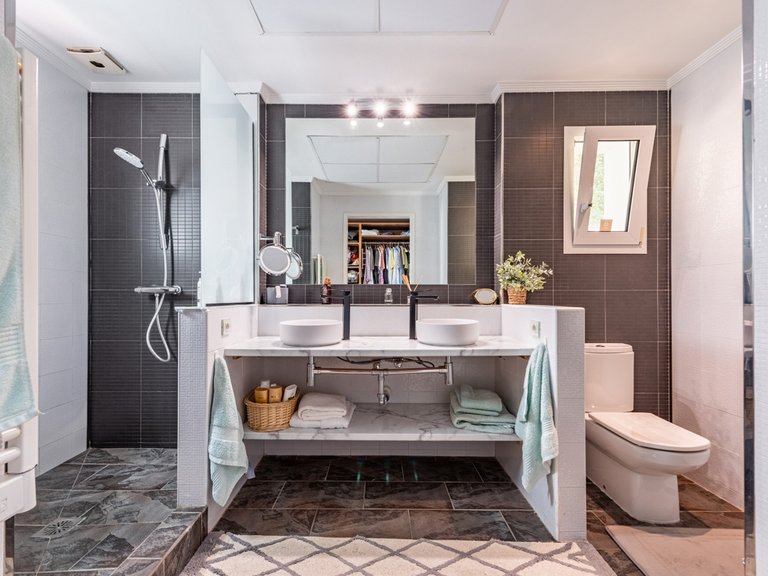 Villa for Sale in Sierrezuela, Malaga 17