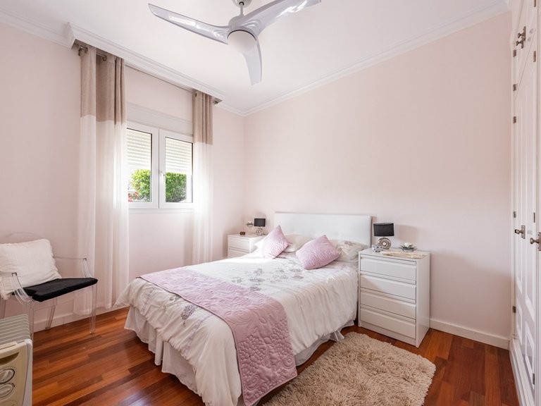 Villa for Sale in Sierrezuela, Malaga 18