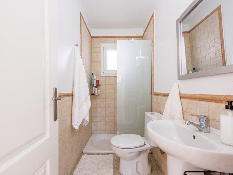 Villa for Sale in Sierrezuela, Malaga 21