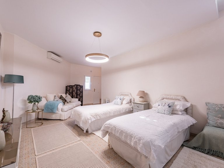 Villa for Sale in Sierrezuela, Malaga 23
