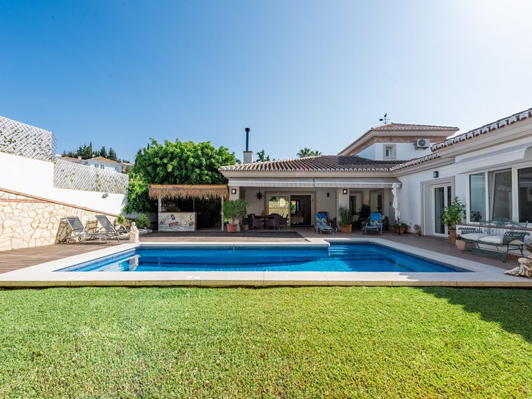 Villa for Sale in Sierrezuela, Malaga 33