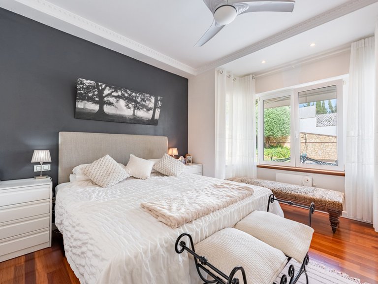Villa for Sale in Sierrezuela, Malaga 4