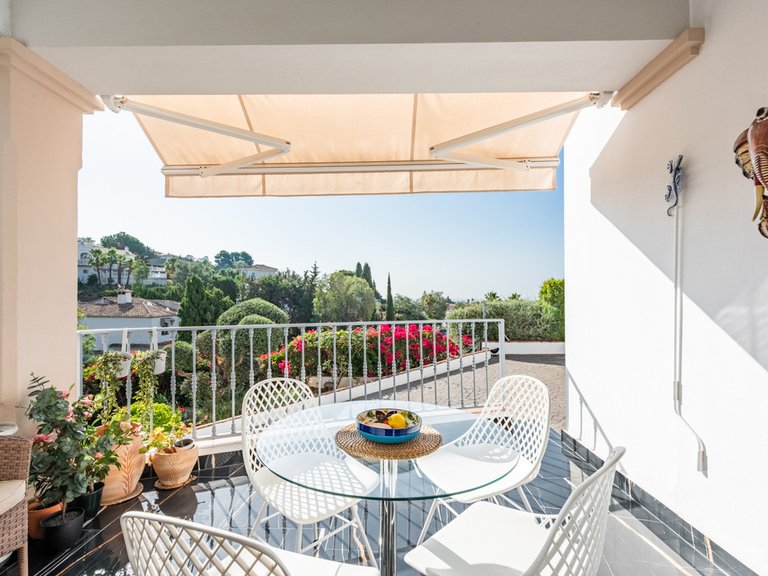Villa for Sale in Sierrezuela, Malaga 7