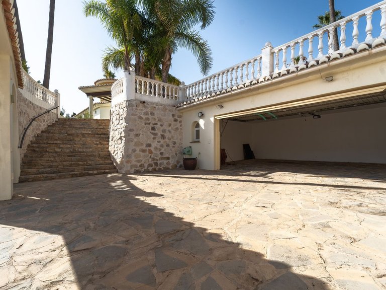 Villa for Sale in Mijas Costa, Malaga 10