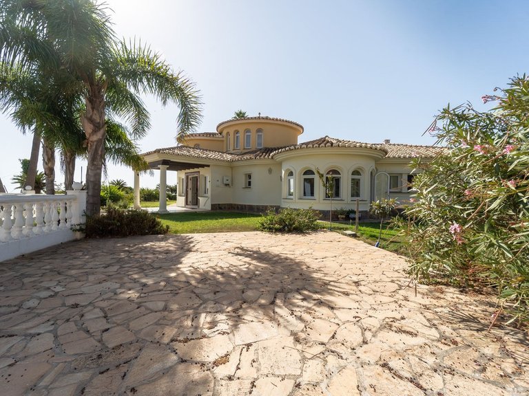 Villa for Sale in Mijas Costa, Malaga 11