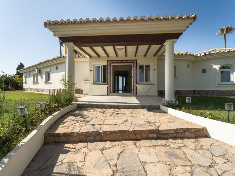 Villa for Sale in Mijas Costa, Malaga 12