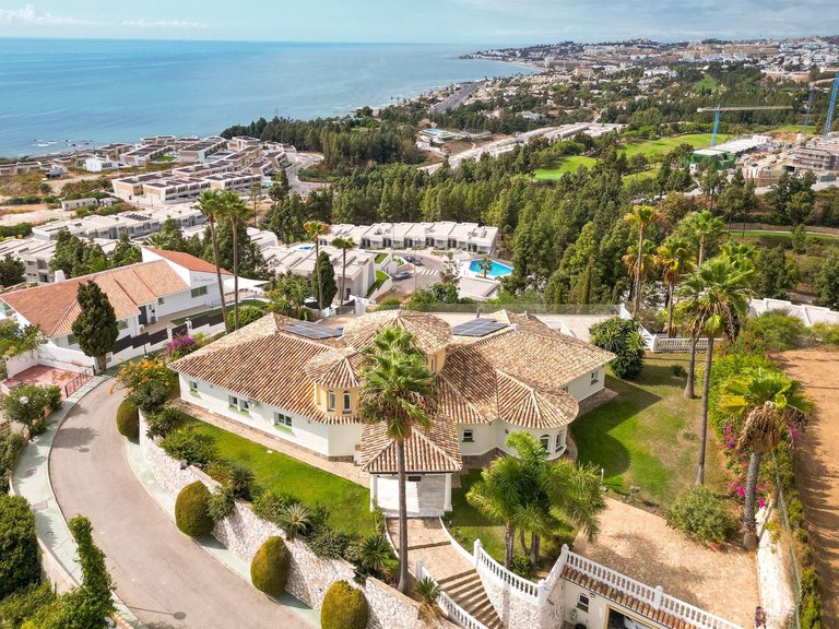 Villa for Sale in Mijas Costa, Malaga 2