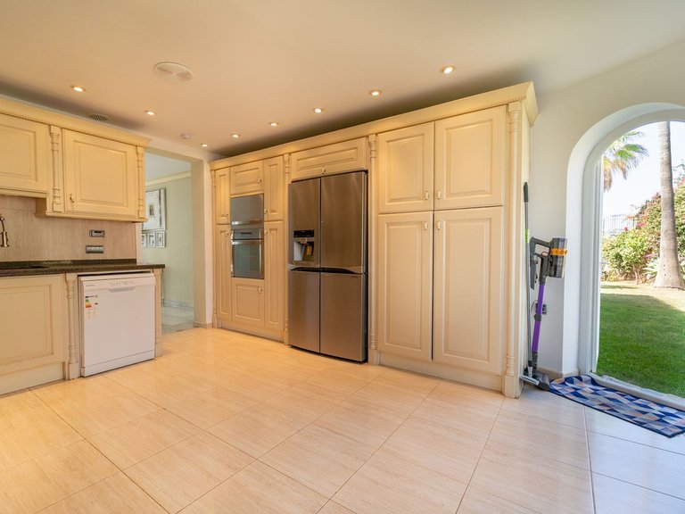 Villa for Sale in Mijas Costa, Malaga 34