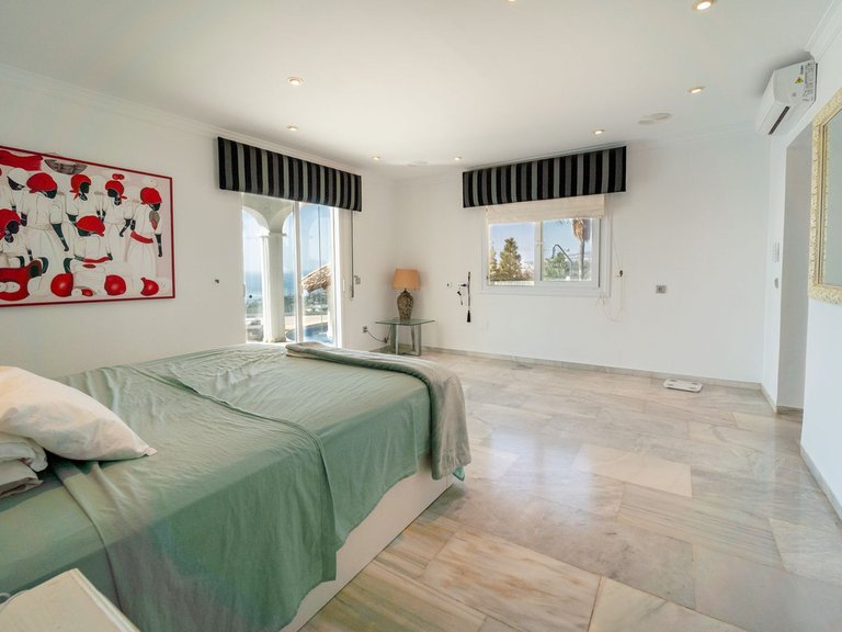 Villa for Sale in Mijas Costa, Malaga 41