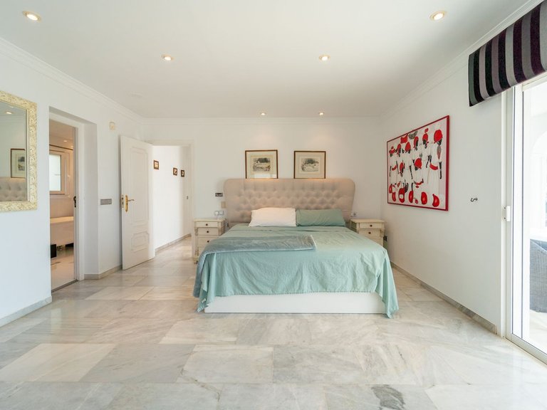 Villa for Sale in Mijas Costa, Malaga 43