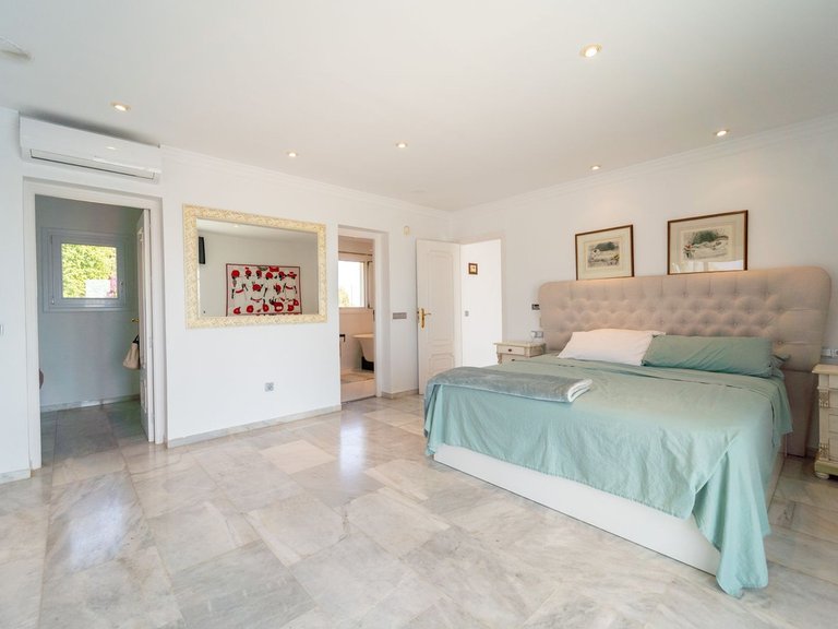 Villa for Sale in Mijas Costa, Malaga 44