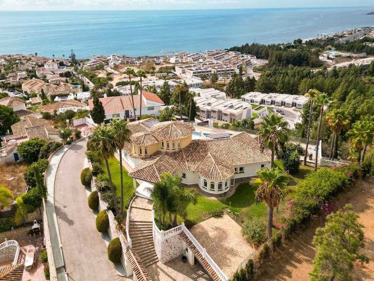 Villa for Sale in Mijas Costa, Malaga 5