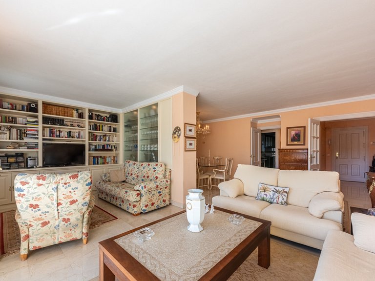 Apartment for Sale in La Quinta, Malaga 12