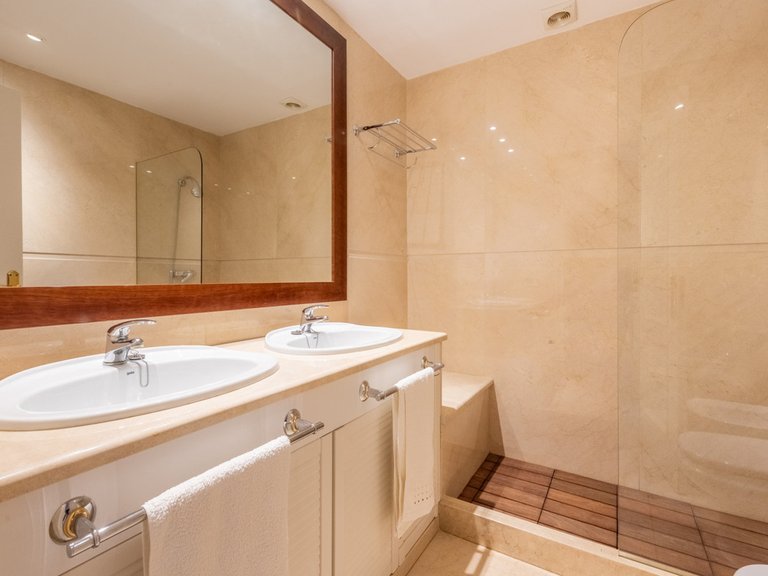 Apartment for Sale in La Quinta, Malaga 15