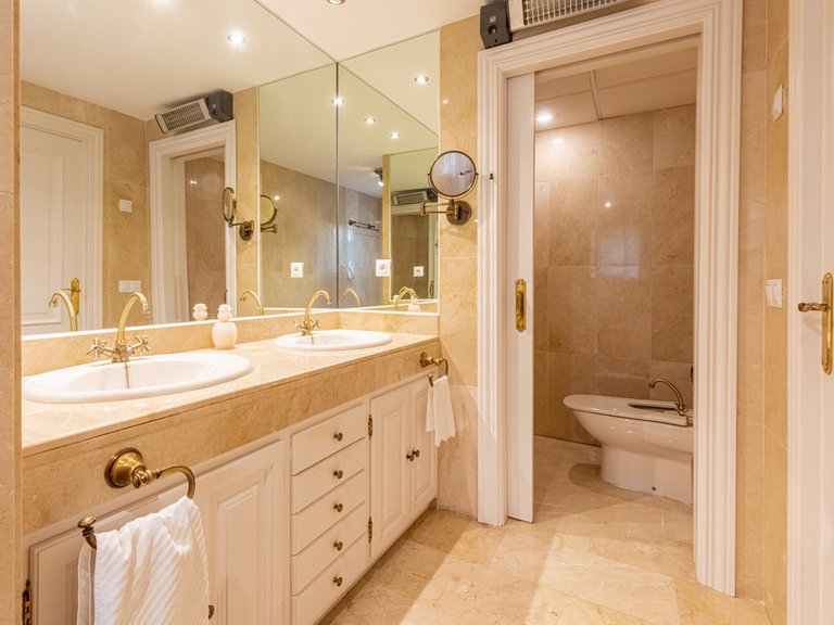 Apartment for Sale in La Quinta, Malaga 16