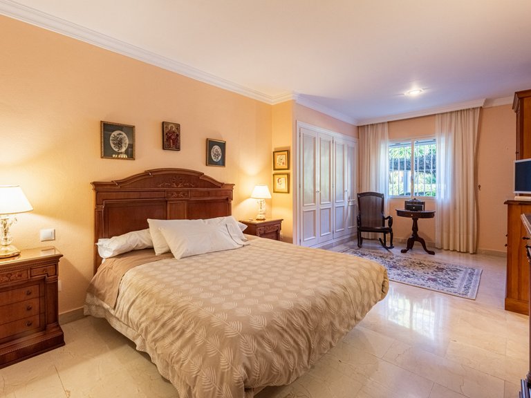 Apartment for Sale in La Quinta, Malaga 18