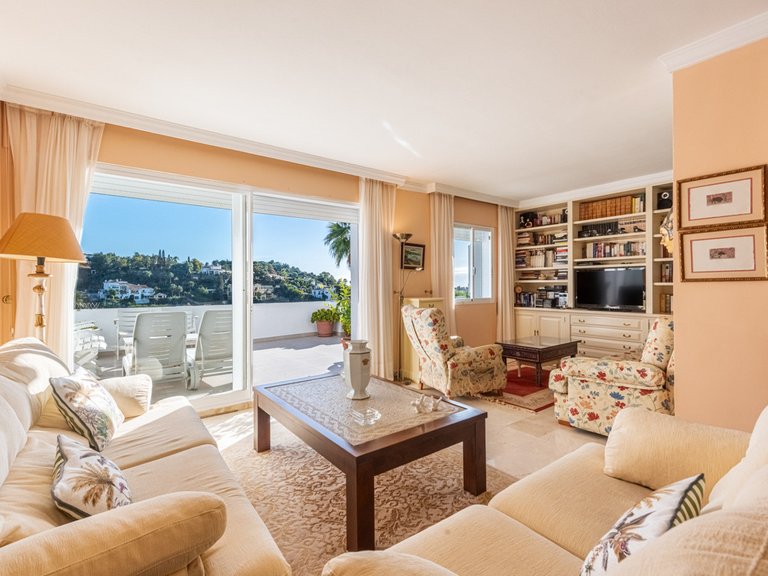 Apartment for Sale in La Quinta, Malaga 4