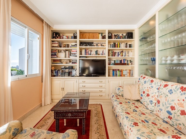 Apartment for Sale in La Quinta, Malaga 6