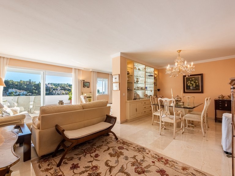 Apartment for Sale in La Quinta, Malaga 8