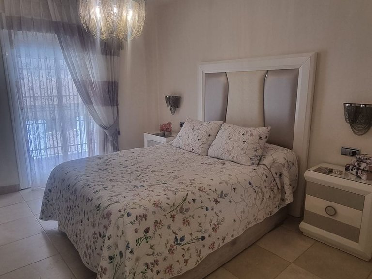 Villa for Sale in Estepona, Malaga 15