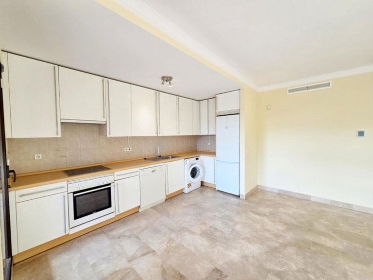 Apartment for Sale in Estepona, Malaga 4