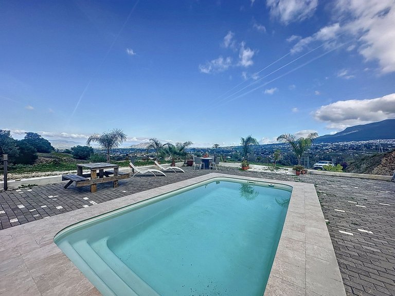 Villa for Sale in Alhaurín El Grande, Malaga 2