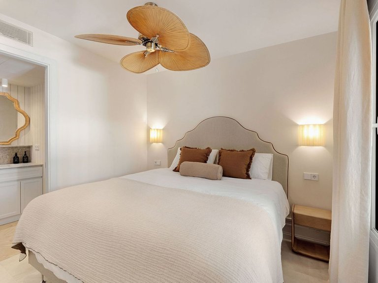 Apartment for Sale in Nueva Andalucía, Malaga 16