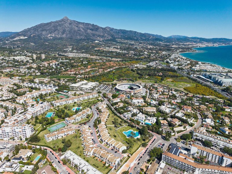 Apartment for Sale in Nueva Andalucía, Malaga 30