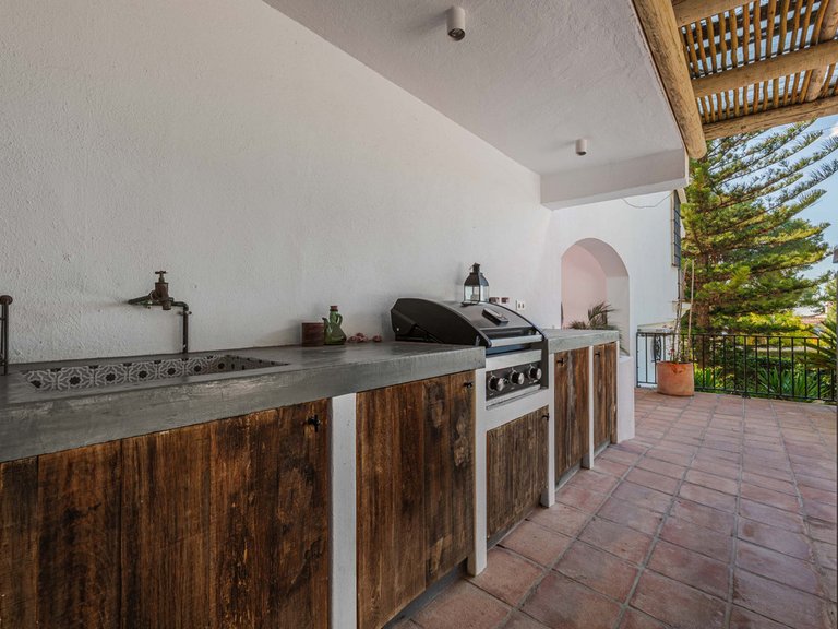 Villa for Sale in Pinares De San Antón, Malaga 14