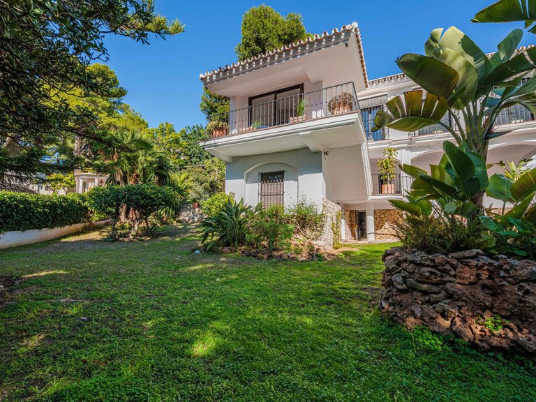 Villa for Sale in Pinares De San Antón, Malaga 17
