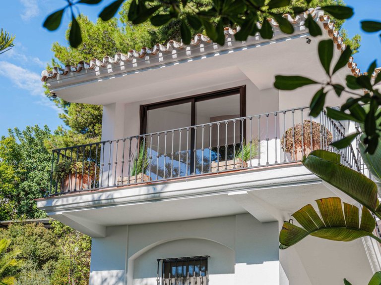 Villa for Sale in Pinares De San Antón, Malaga 3