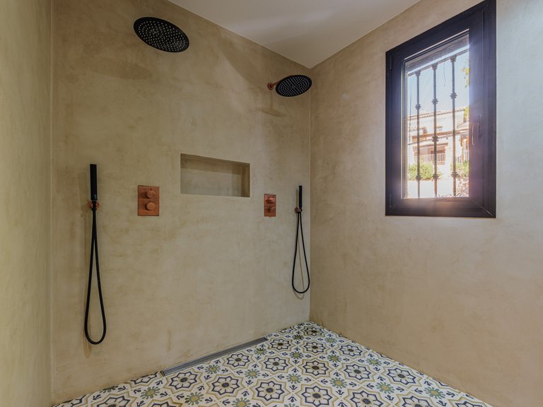 Villa for Sale in Pinares De San Antón, Malaga 39