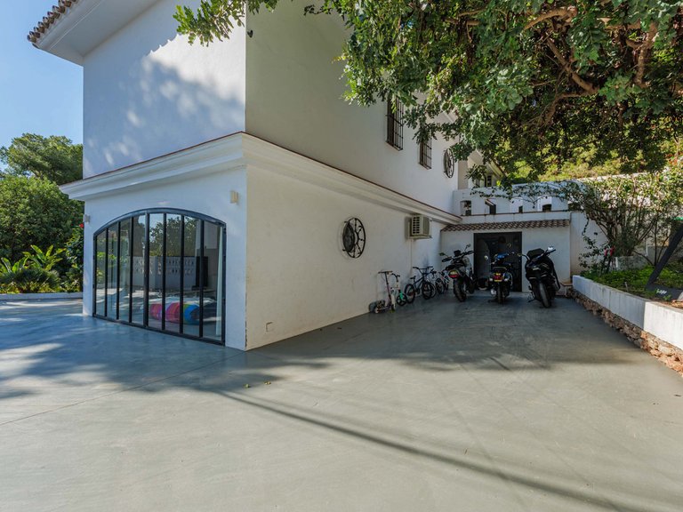 Villa for Sale in Pinares De San Antón, Malaga 50
