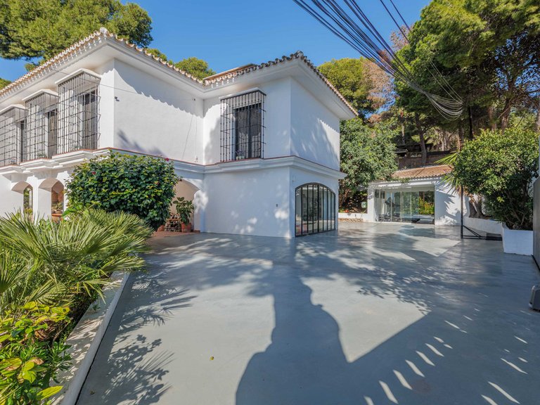 Villa for Sale in Pinares De San Antón, Malaga 54