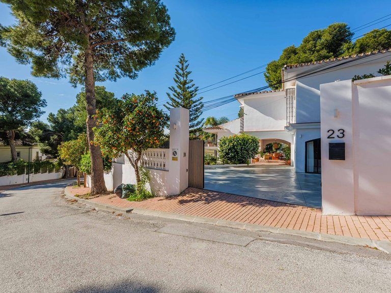 Villa for Sale in Pinares De San Antón, Malaga 56
