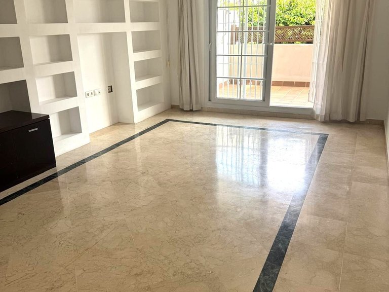 Apartment for Sale in The Golden Mile, Malaga 2