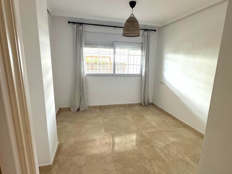 Apartment for Sale in The Golden Mile, Malaga 5