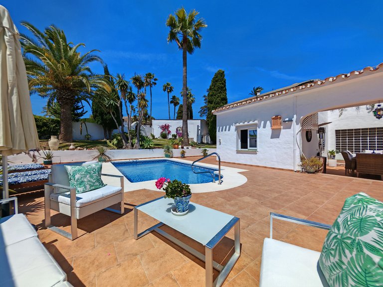 Villa for Sale in Calahonda, Malaga 16