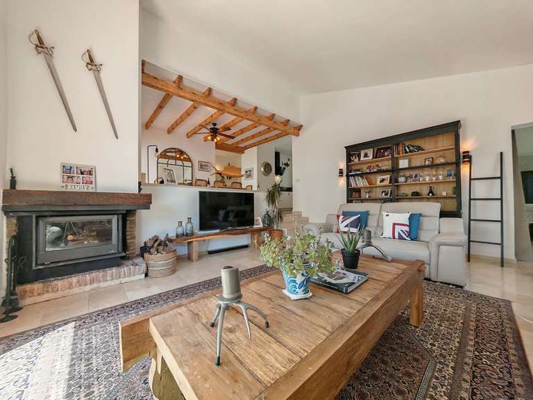 Villa for Sale in Calahonda, Malaga 2