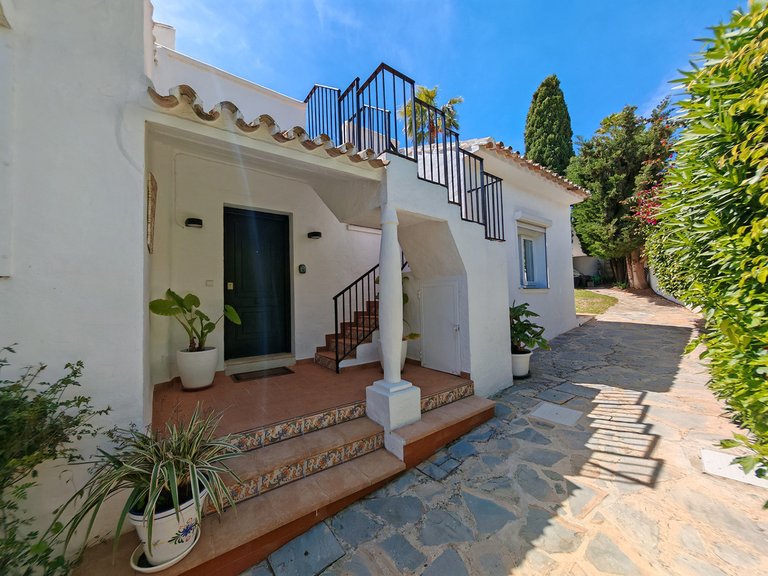 Villa for Sale in Calahonda, Malaga 24