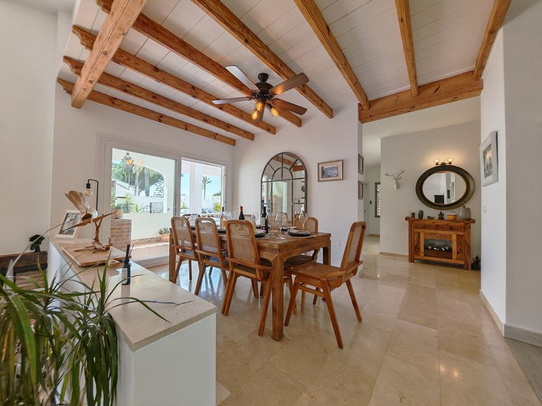 Villa for Sale in Calahonda, Malaga 4
