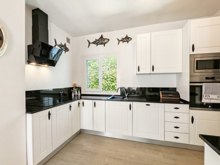 Villa for Sale in Calahonda, Malaga 5