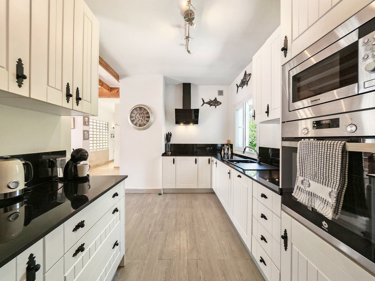 Villa for Sale in Calahonda, Malaga 6