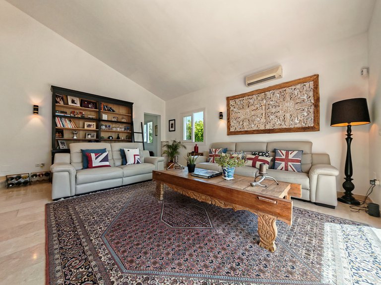 Villa for Sale in Calahonda, Malaga 7